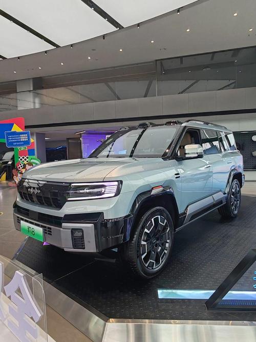 成都158比亚迪方程豹硬派越野的爆款，英菲尼迪35周年与你共成长